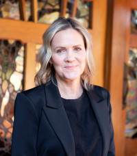 Headshot of Stephanie Walker