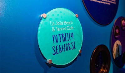 The La Jolla Beach & Tennis Club Potbelly Seahorse Habitat plaque.