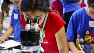 Book a Discovery Lab at the Aquarium